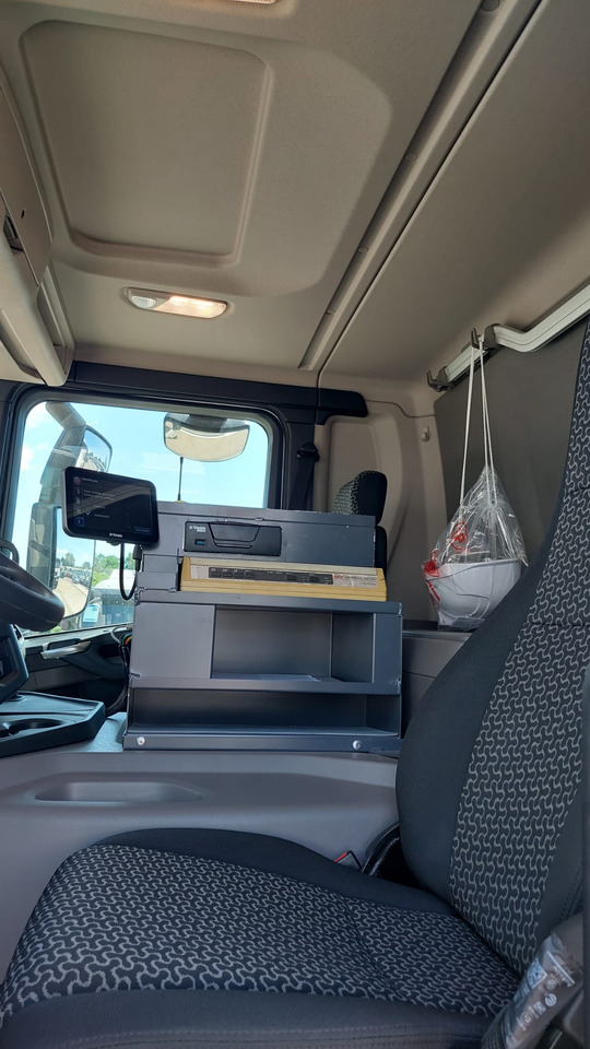 SCANIA P370 - شاحنة صهريج: صور 5 SCANIA P370 - شاحنة صهريج: صور 5