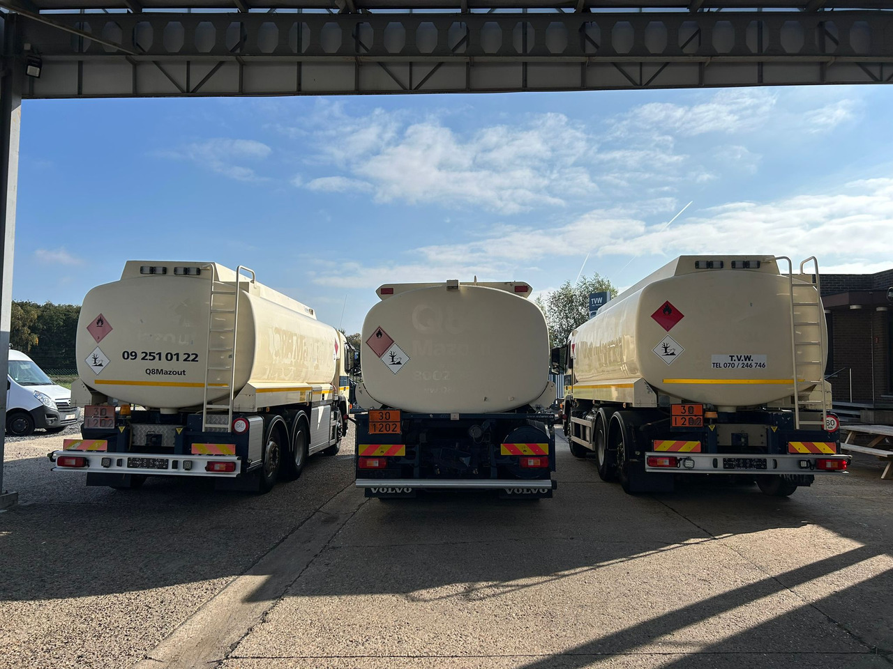 VOLVO FM (lot of 3) - شاحنة صهريج: صور 5 VOLVO FM (lot of 3) - شاحنة صهريج: صور 5