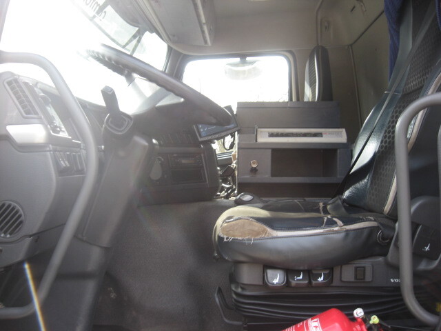 VOLVO FMFH - شاحنة صهريج: صور 3 VOLVO FMFH - شاحنة صهريج: صور 3