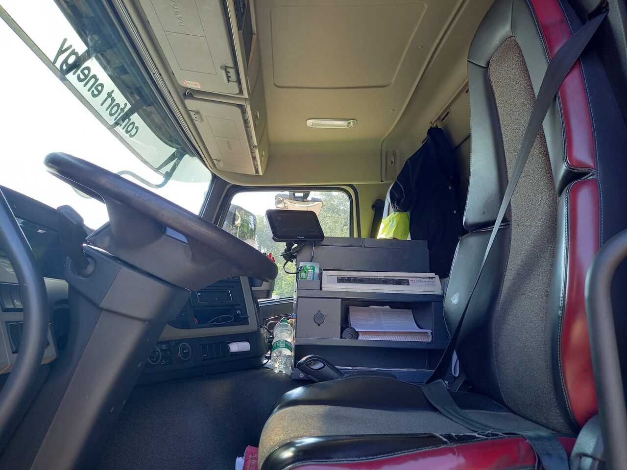 VOLVO FM - شاحنة صهريج: صور 4 VOLVO FM - شاحنة صهريج: صور 4