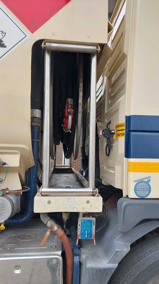 VOLVO FM - شاحنة صهريج: صور 2 VOLVO FM - شاحنة صهريج: صور 2