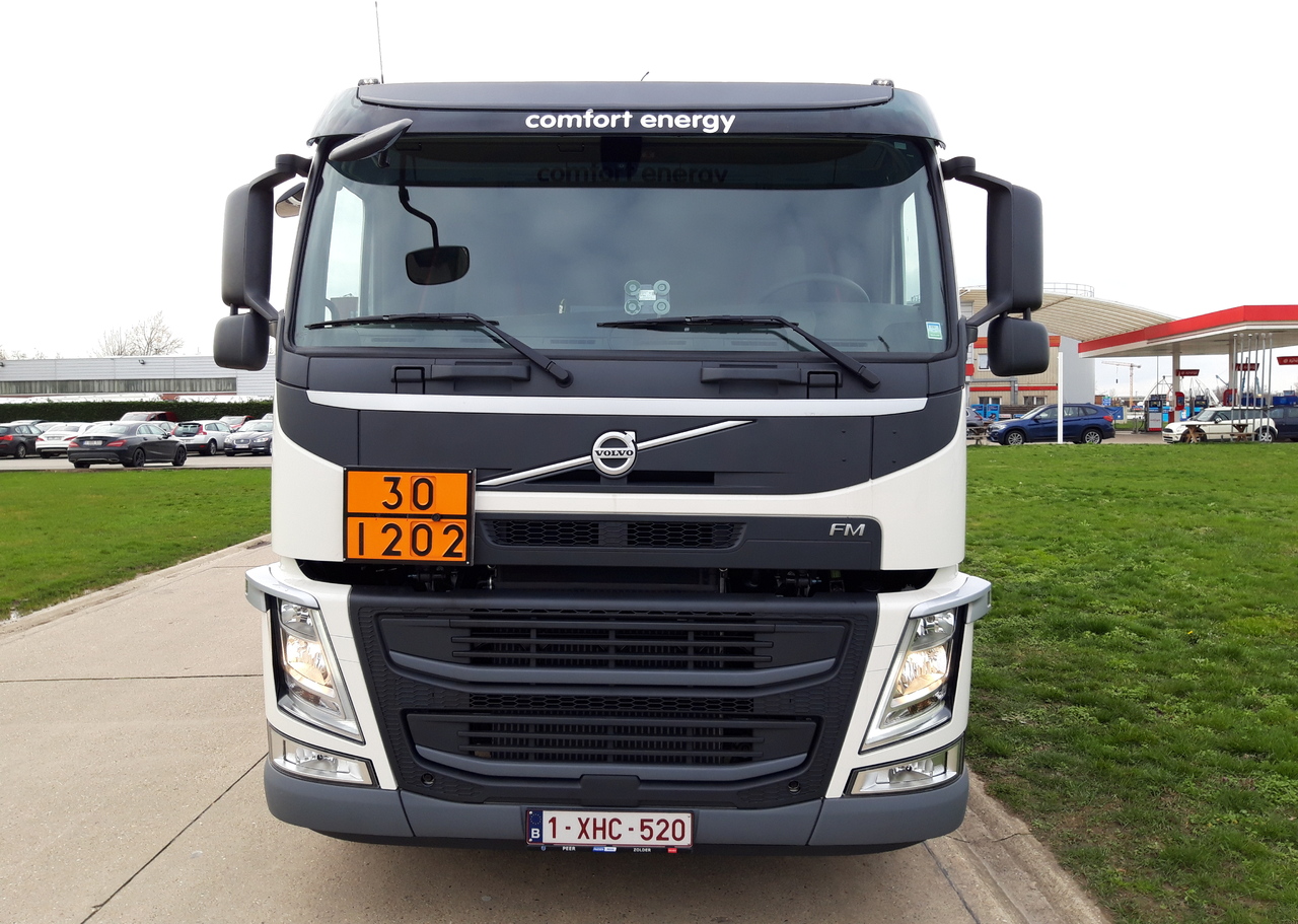 شاحنة صهريج VOLVO FM: صور 10 شاحنة صهريج VOLVO FM: صور 10