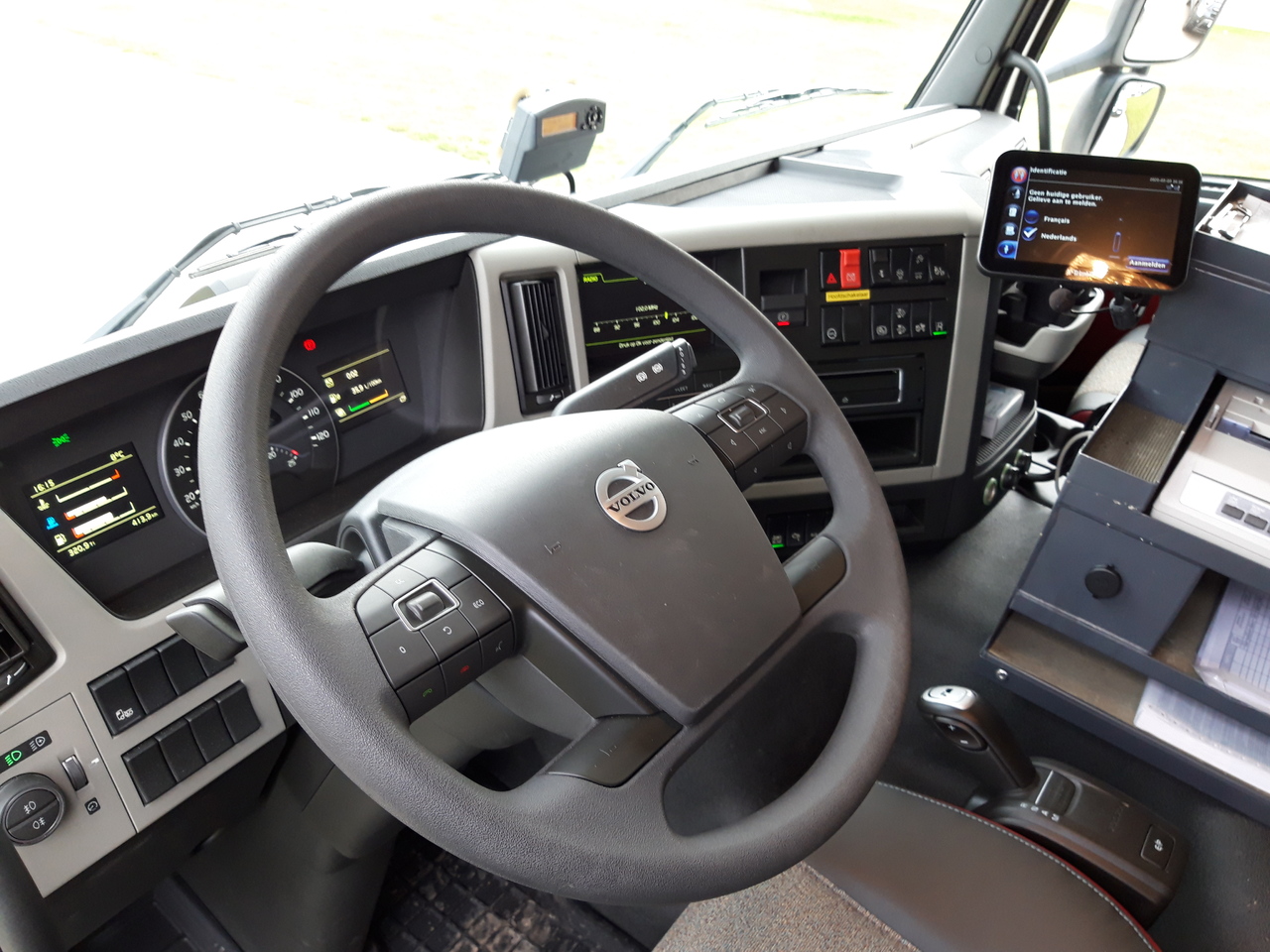 شاحنة صهريج VOLVO FM: صور 9 شاحنة صهريج VOLVO FM: صور 9