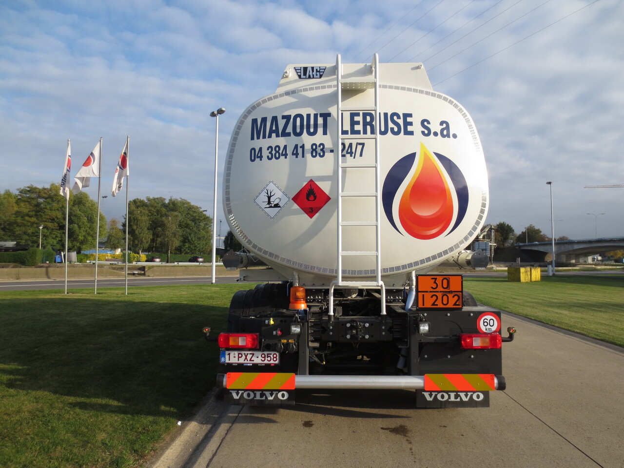 شاحنة صهريج VOLVO FM: صور 8 شاحنة صهريج VOLVO FM: صور 8