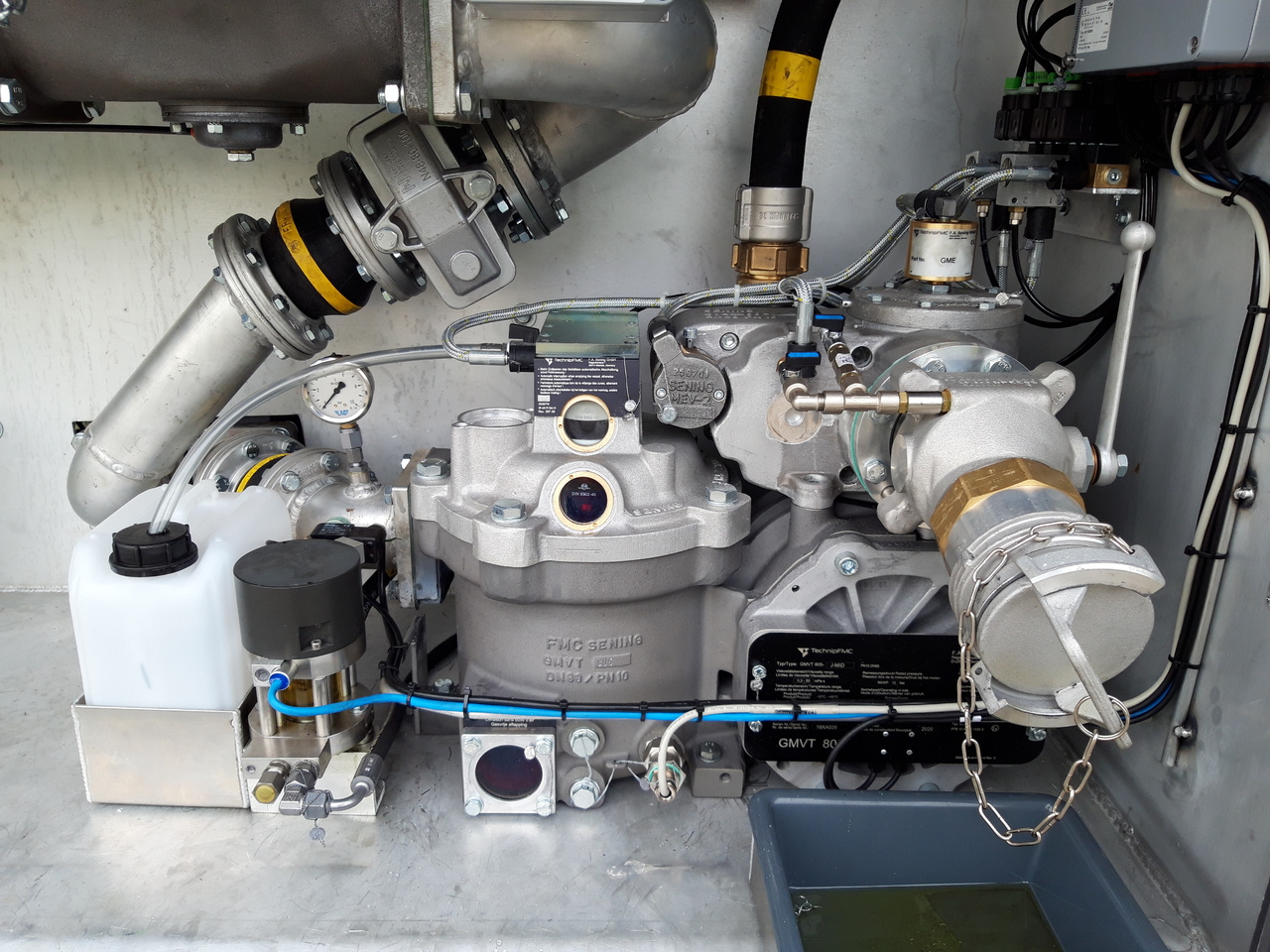 شاحنة صهريج VOLVO FM: صور 5 شاحنة صهريج VOLVO FM: صور 5