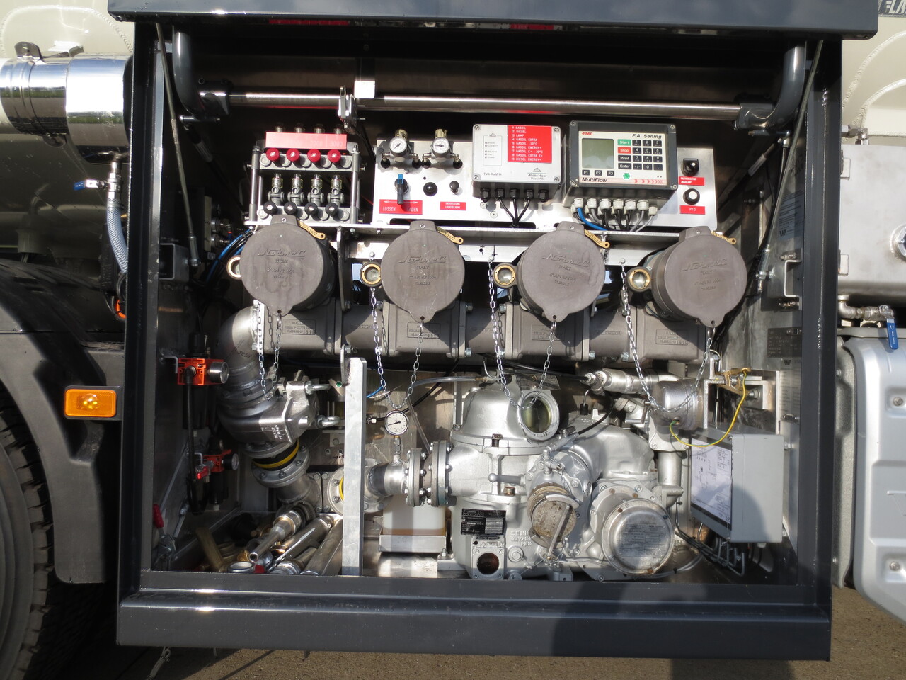 شاحنة صهريج VOLVO FM: صور 11 شاحنة صهريج VOLVO FM: صور 11