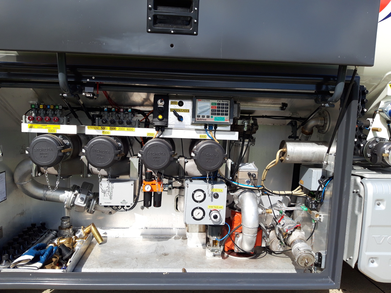 VOLVO FM - شاحنة صهريج: صور 2 VOLVO FM - شاحنة صهريج: صور 2