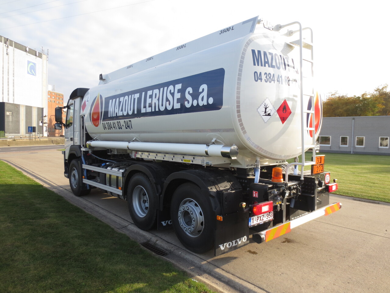 شاحنة صهريج VOLVO FM: صور 9 شاحنة صهريج VOLVO FM: صور 9