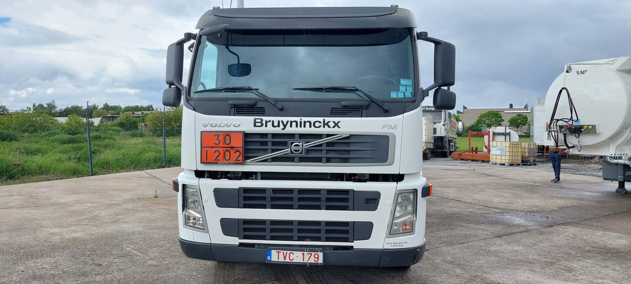 VOLVO FM - شاحنة صهريج: صور 4 VOLVO FM - شاحنة صهريج: صور 4