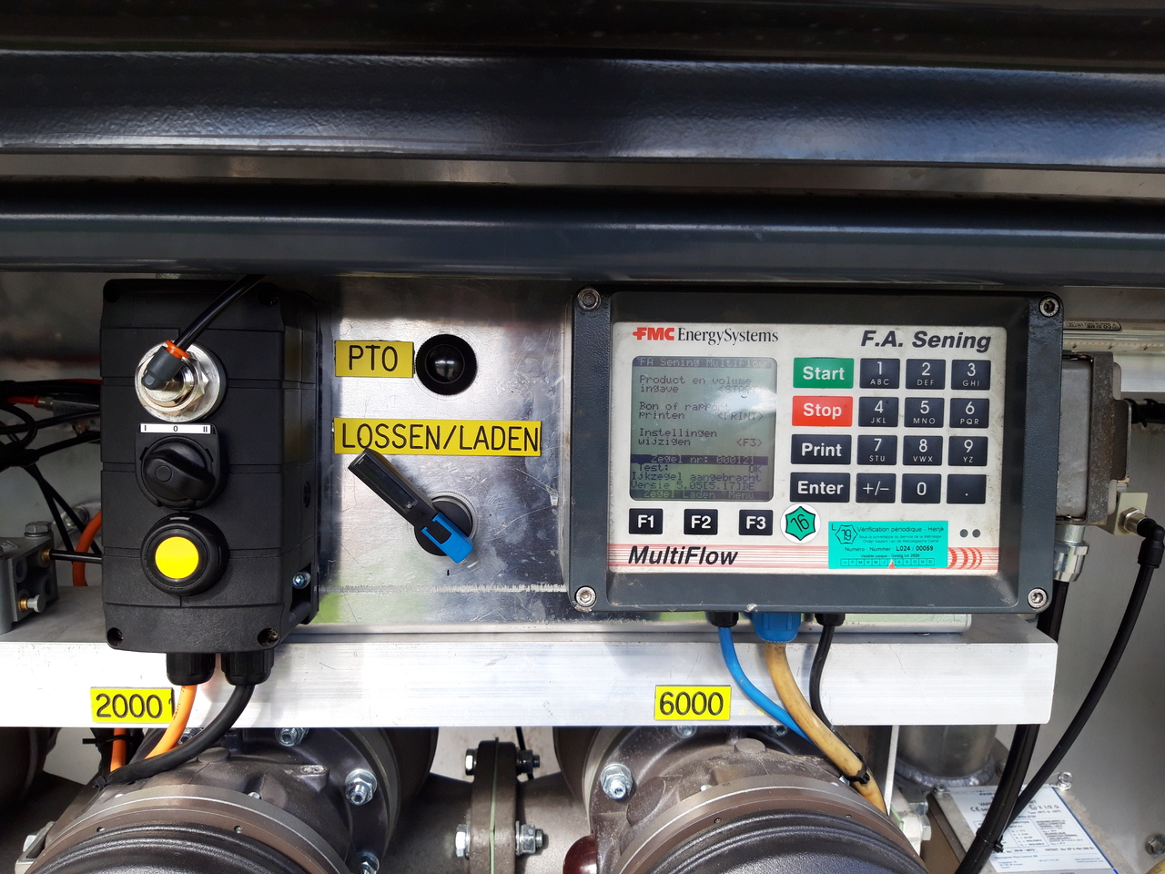 VOLVO FM - شاحنة صهريج: صور 4 VOLVO FM - شاحنة صهريج: صور 4