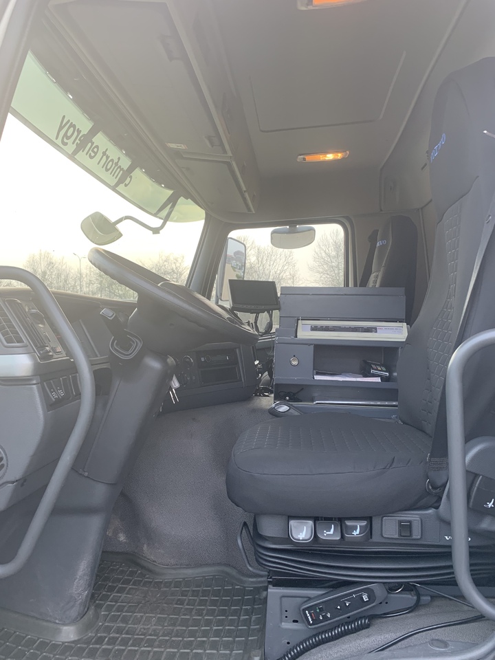 Volvo FMFH - شاحنة صهريج: صور 3 Volvo FMFH - شاحنة صهريج: صور 3