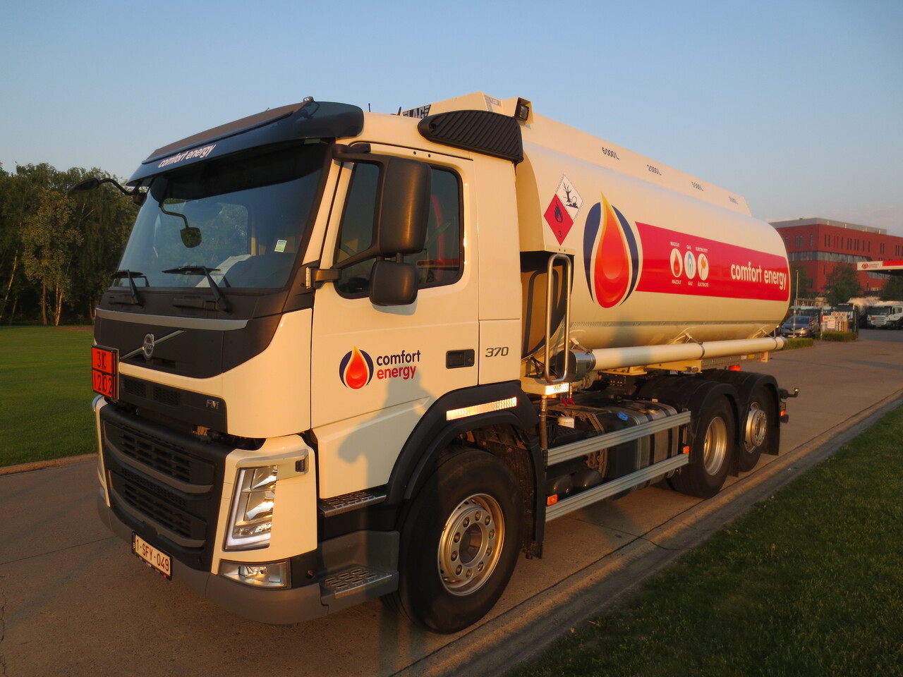 Volvo FM - شاحنة صهريج: صور 1 Volvo FM - شاحنة صهريج: صور 1