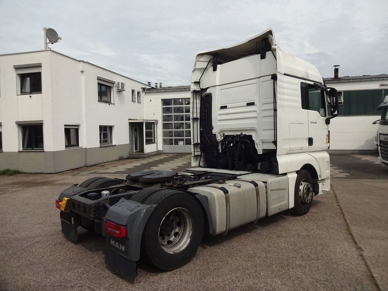 MAN TGX 18.460, XLX, ACC, 2 x Tank - شاحنة جرار: صور 5 MAN TGX 18.460, XLX, ACC, 2 x Tank - شاحنة جرار: صور 5