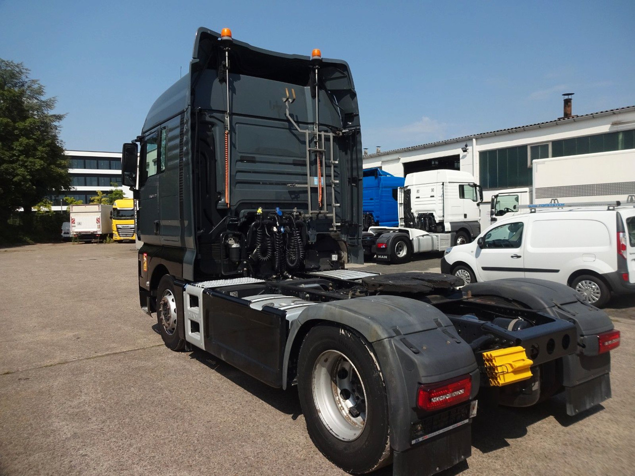 MAN TGX 18.470, XLX, Intarder, ACC, 2 Tank, Standkl - شاحنة جرار: صور 5 MAN TGX 18.470, XLX, Intarder, ACC, 2 Tank, Standkl - شاحنة جرار: صور 5