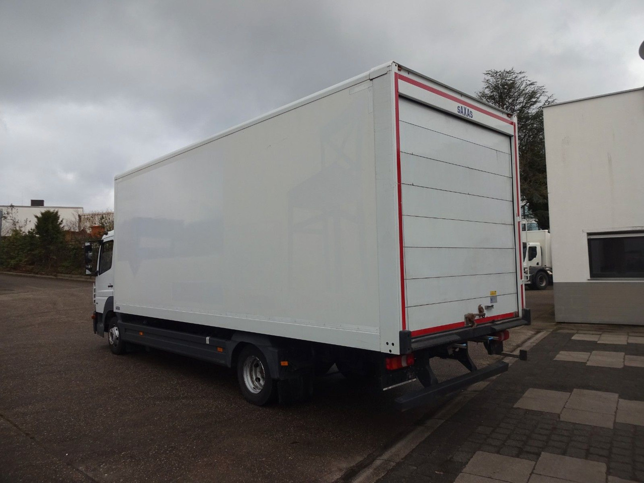 Mercedes-Benz Atego 818, Koffer mit Rolltor - الشاحنات الصغيرة صندوق مغلق: صور 5 Mercedes-Benz Atego 818, Koffer mit Rolltor - الشاحنات الصغيرة صندوق مغلق: صور 5