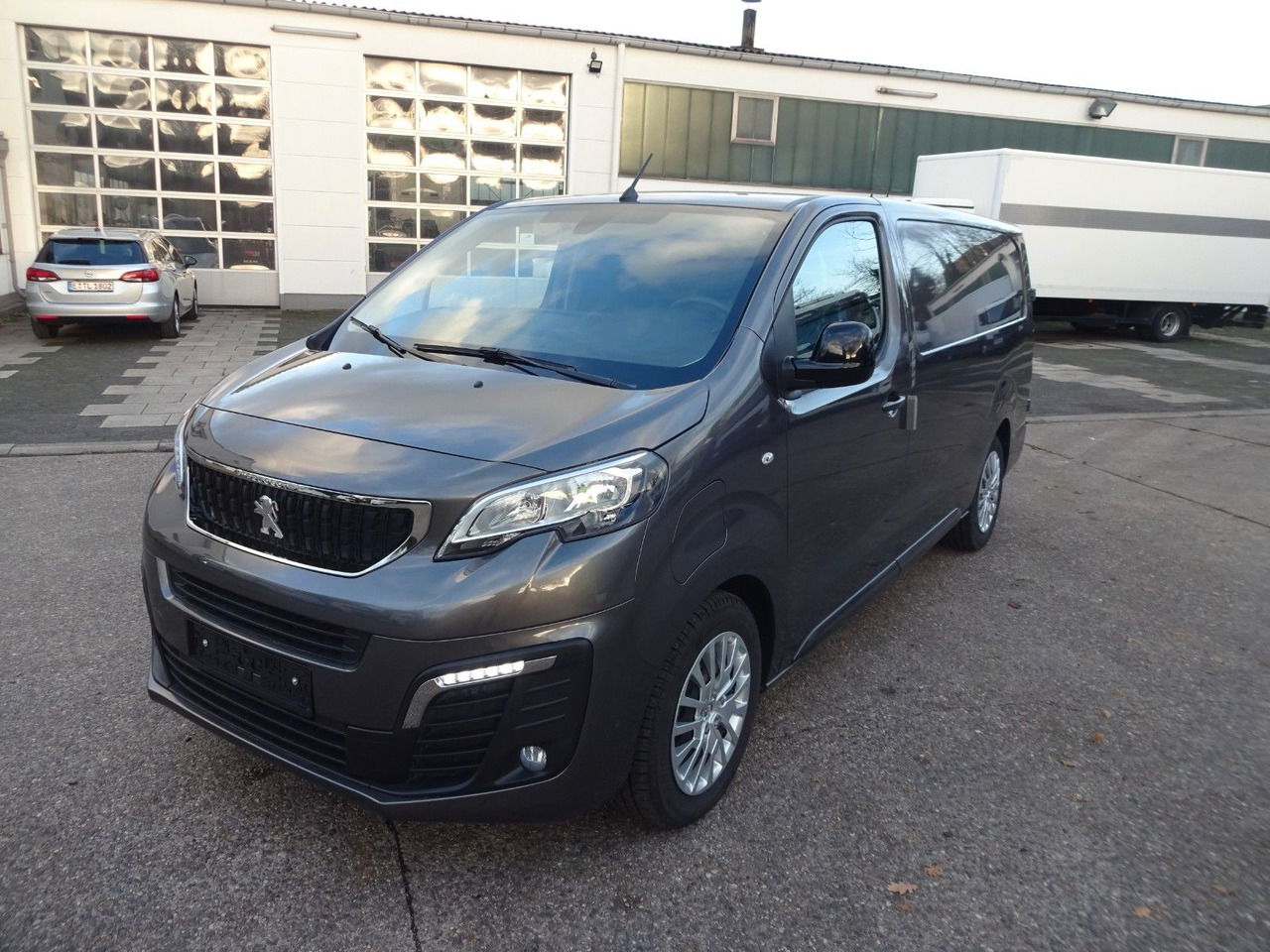 Peugeot Expert Kasten Lang, L3H1, 57 kW - فان المدمجة, فان كهربائية: صور 3 Peugeot Expert Kasten Lang, L3H1, 57 kW - فان المدمجة, فان كهربائية: صور 3