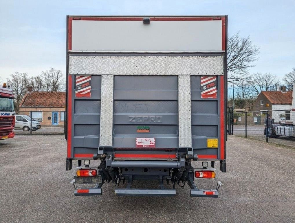 Volvo FL 210, 12tn., Isolirt, Autom, wie neu - بصندوق مغلق شاحنة: صور 4 Volvo FL 210, 12tn., Isolirt, Autom, wie neu - بصندوق مغلق شاحنة: صور 4