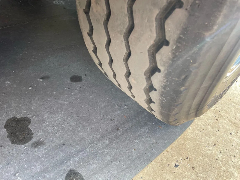 أرضية المشي نصف مقطورة Knapen Trailers K100 92M3 Cargo Floor SAF Schijfremmen, 2X Liftas: صور 18 أرضية المشي نصف مقطورة Knapen Trailers K100 92M3 Cargo Floor SAF Schijfremmen, 2X Liftas: صور 18