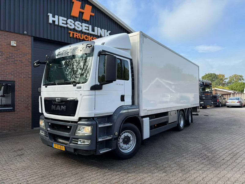 MAN TGS 26.320 Koffer Stuuras AHK 3.000KG LBW 353.980KM! NL Truck APK/TUV 11-03-2026 - بصندوق مغلق شاحنة: صور 1 MAN TGS 26.320 Koffer Stuuras AHK 3.000KG LBW 353.980KM! NL Truck APK/TUV 11-03-2026 - بصندوق مغلق شاحنة: صور 1