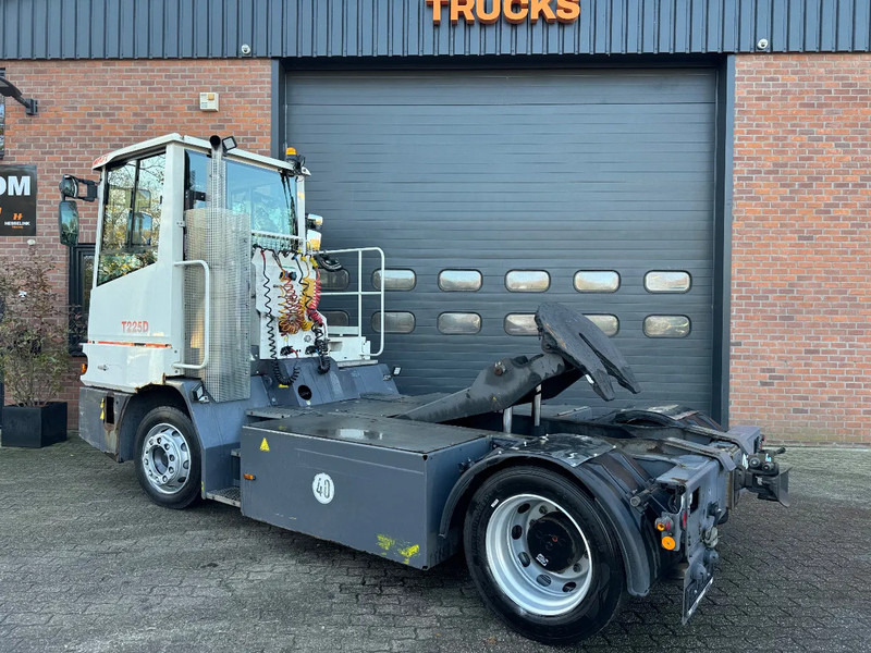 Mafi T225D T225D Rangeertrekker met Kenteken & vangmuil! - جرارات صالات المطارات: صور 3 Mafi T225D T225D Rangeertrekker met Kenteken & vangmuil! - جرارات صالات المطارات: صور 3