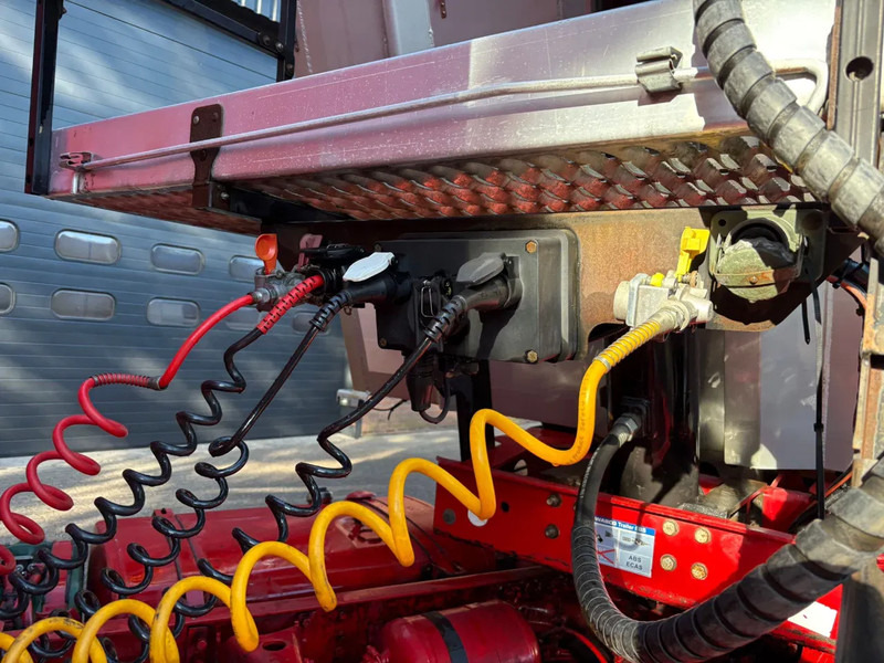 Wielton 45m3 Kipper Liftas Automatisch afdekzeil SAF Schijfremmen APK 12-2025 - قلابة نصف مقطورة: صور 4 Wielton 45m3 Kipper Liftas Automatisch afdekzeil SAF Schijfremmen APK 12-2025 - قلابة نصف مقطورة: صور 4