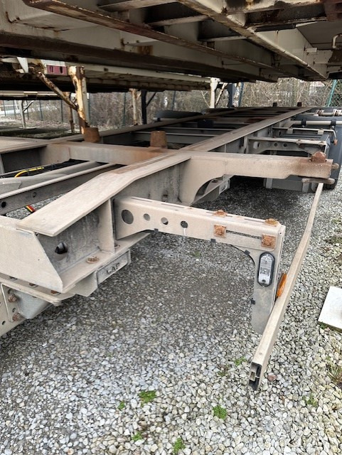 Rufa 19 to GG, zwillingsbereift, tiefgekuppelt, Fabrikat Rufa - بصندوق مغلق مقطورة: صور 1 Rufa 19 to GG, zwillingsbereift, tiefgekuppelt, Fabrikat Rufa - بصندوق مغلق مقطورة: صور 1