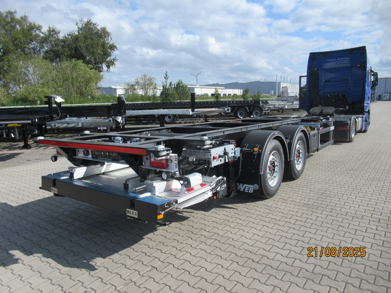 System Trailers BDF-System, Standard ohne Zulassung, mit Ladebordwand - بصندوق مغلق مقطورة: صور 1 System Trailers BDF-System, Standard ohne Zulassung, mit Ladebordwand - بصندوق مغلق مقطورة: صور 1