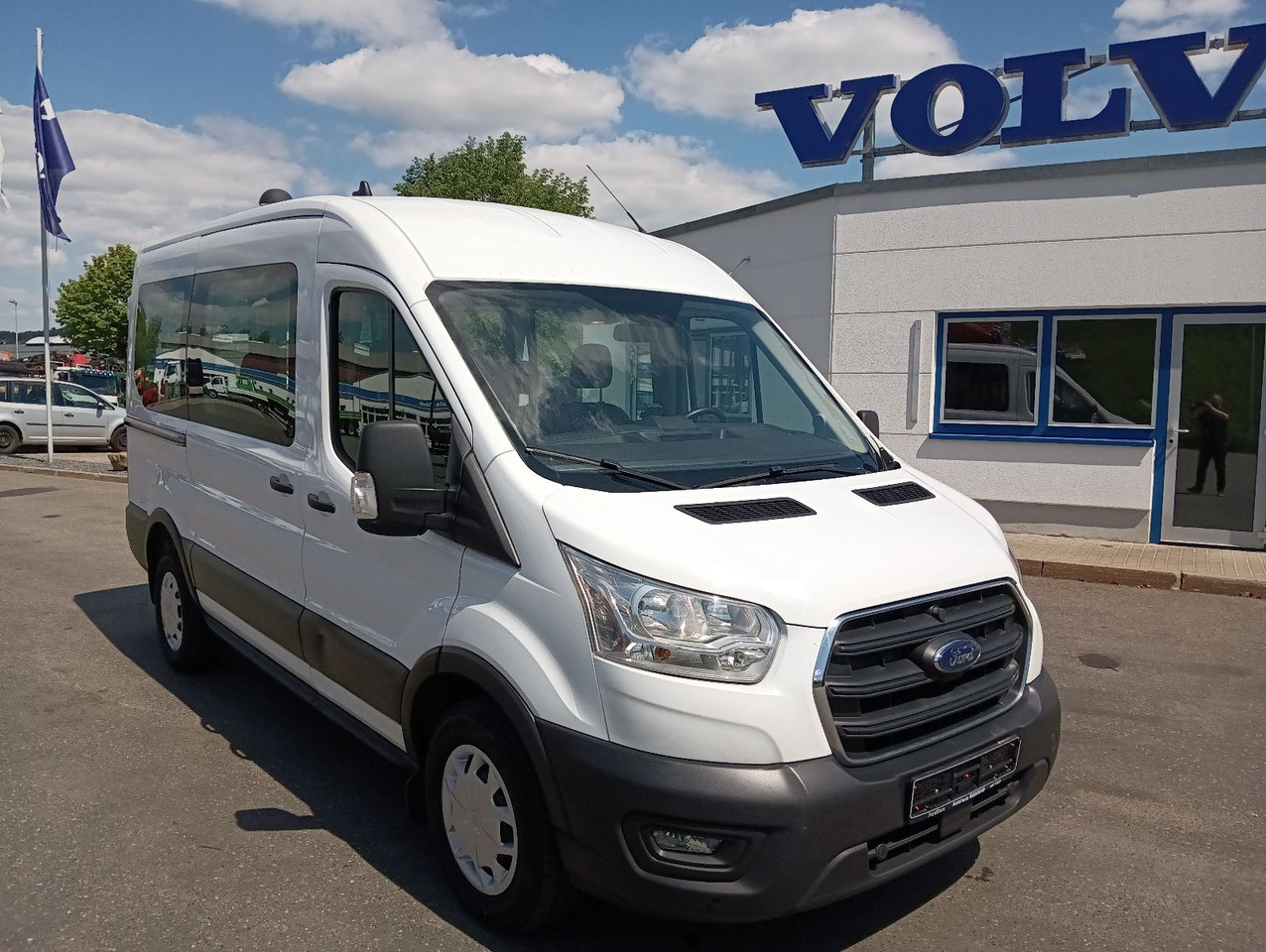 Ford Transit Kombi 350 L2 Trend 9-Sitzer 2xHeizung/Kl - ميكروباص, الشاحنات الصغيرة كابينة مزدوجة: صور 1 Ford Transit Kombi 350 L2 Trend 9-Sitzer 2xHeizung/Kl - ميكروباص, الشاحنات الصغيرة كابينة مزدوجة: صور 1