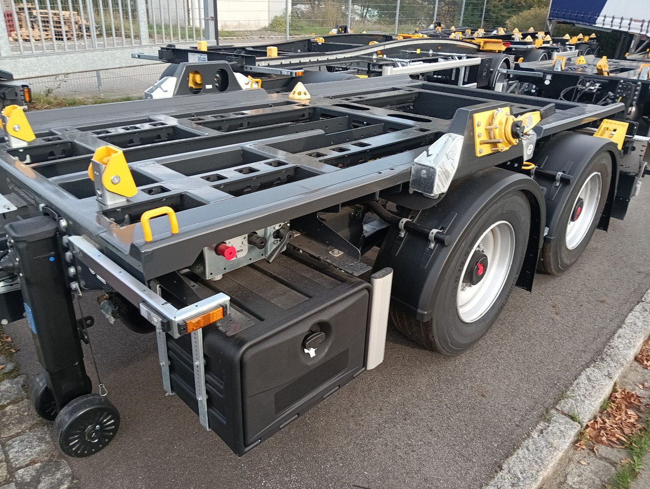 Hüffermann 2-A-MINI-CARRIER SAFETYFIX VERZINKT NEU TOP-PREI - مقطورة هوك ليفت/ لود لوجر: صور 3 Hüffermann 2-A-MINI-CARRIER SAFETYFIX VERZINKT NEU TOP-PREI - مقطورة هوك ليفت/ لود لوجر: صور 3