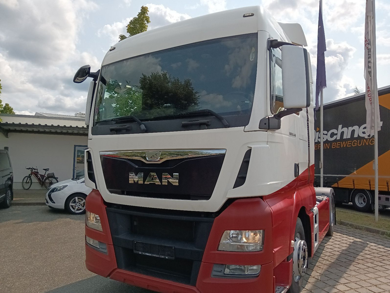 MAN TGX 18:440 BLS INTARDER Vollspoiler Reifen70-90% MAN TGX 18:440 BLS INTARDER Vollspoiler Reifen70-90% - شاحنة جرار: صور 1 MAN TGX 18:440 BLS INTARDER Vollspoiler Reifen70-90% MAN TGX 18:440 BLS INTARDER Vollspoiler Reifen70-90% - شاحنة جرار: صور 1