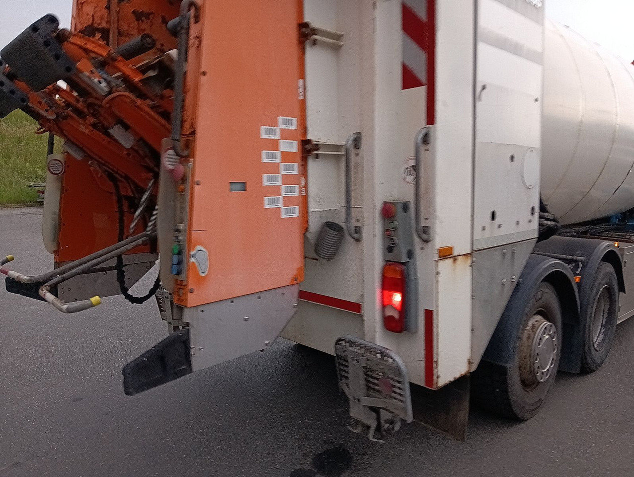 شاحنة القمامة Scania G360 6x2 RETARDER FAUN ROTOPRESS 521L Zöller 230: صور 16