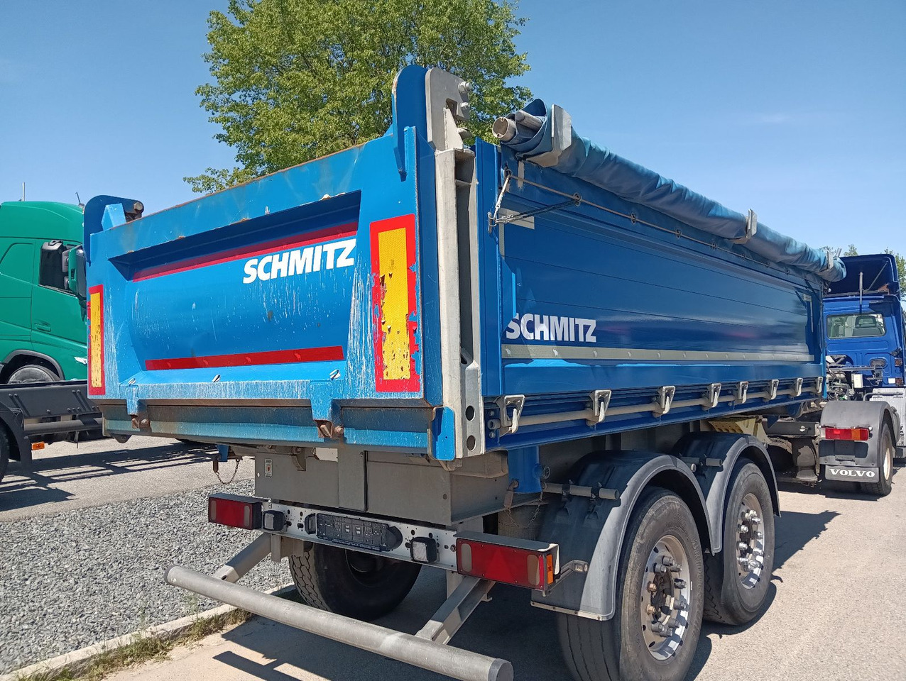 Schmitz Cargobull ZKI 18 Tandem 3-Seiten Kipper ALU ALCOA Rollplan - قلابة مقطورة: صور 4 Schmitz Cargobull ZKI 18 Tandem 3-Seiten Kipper ALU ALCOA Rollplan - قلابة مقطورة: صور 4