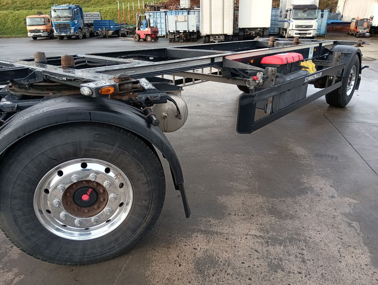 Schwarzmüller 2-A BDF 1,22/1,32 ALCOA Alufelgen ADR 120tkm TÜV Schwarzmüller 2-A BDF 1,22/1,32 ALCOA Alufelgen ADR 120tkm TÜV - شاحنات الحاويات/ جسم علوي قابل للتغيير مقطورة: صور 4 Schwarzmüller 2-A BDF 1,22/1,32 ALCOA Alufelgen ADR 120tkm TÜV Schwarzmüller 2-A BDF 1,22/1,32 ALCOA Alufelgen ADR 120tkm TÜV - شاحنات الحاويات/ جسم علوي قابل للتغيير مقطورة: صور 4