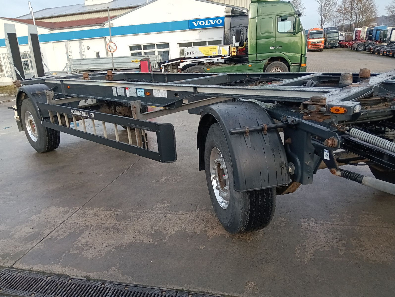 Schwarzmüller 2-A BDF 1,22/1,32 ALCOA Alufelgen ADR 120tkm TÜV Schwarzmüller 2-A BDF 1,22/1,32 ALCOA Alufelgen ADR 120tkm TÜV - شاحنات الحاويات/ جسم علوي قابل للتغيير مقطورة: صور 5 Schwarzmüller 2-A BDF 1,22/1,32 ALCOA Alufelgen ADR 120tkm TÜV Schwarzmüller 2-A BDF 1,22/1,32 ALCOA Alufelgen ADR 120tkm TÜV - شاحنات الحاويات/ جسم علوي قابل للتغيير مقطورة: صور 5