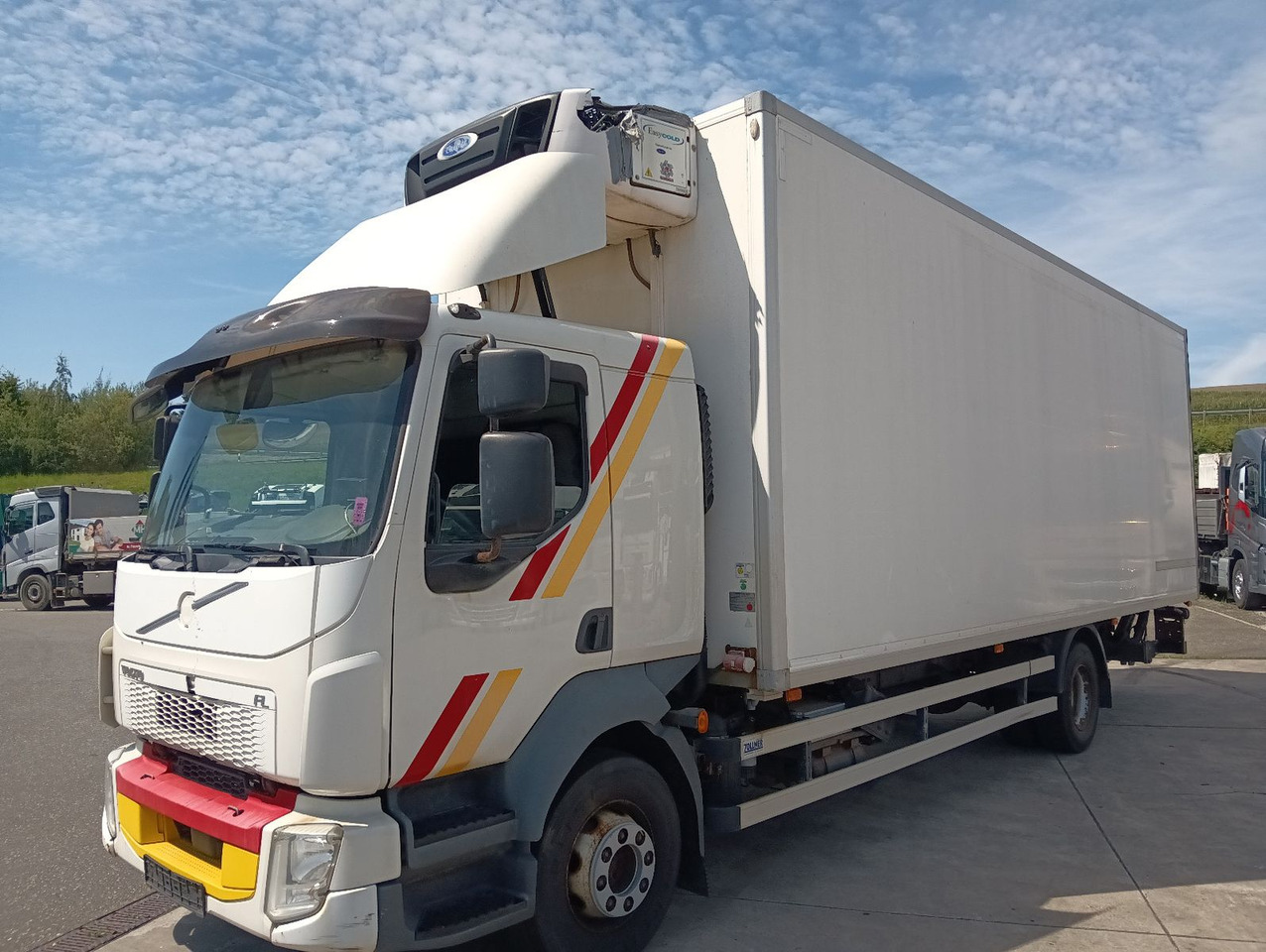 Volvo FL250 4x2R 14t CarrierSupra650 7,3m LBW1.5tKlima - مبردة شاحنة: صور 1 Volvo FL250 4x2R 14t CarrierSupra650 7,3m LBW1.5tKlima - مبردة شاحنة: صور 1