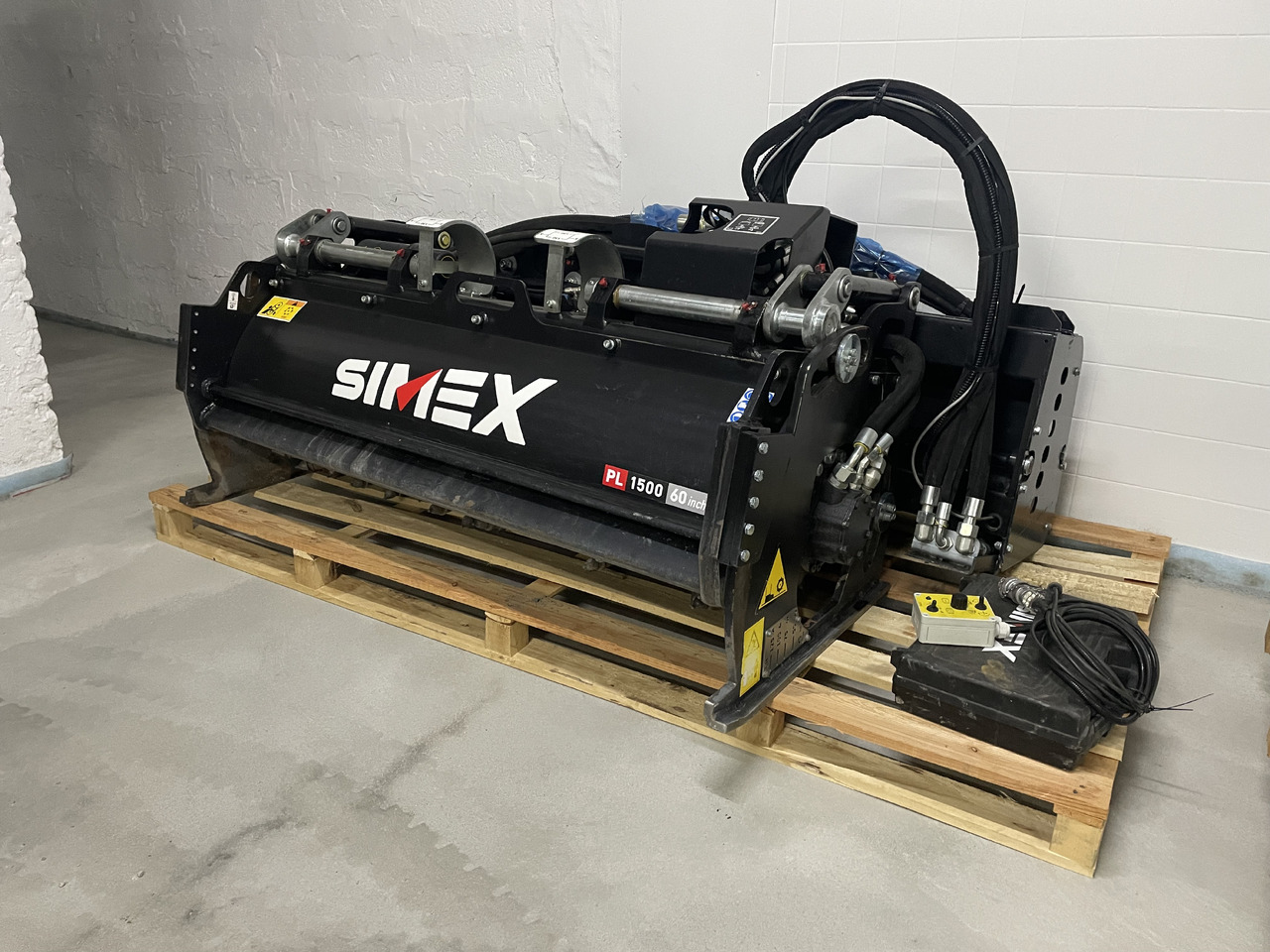 Simex PL1500 - ماكينات لصقل الأسفلت: صور 2 Simex PL1500 - ماكينات لصقل الأسفلت: صور 2