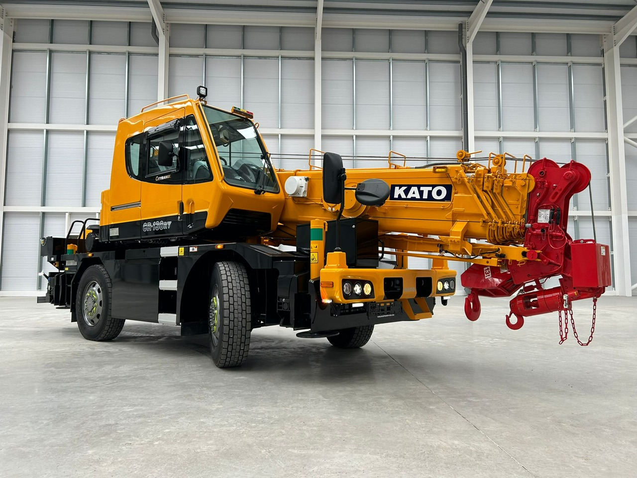 KATO CR-130Rv - 13 Ton City Crane with Joystick Control - موبايل كرين: صور 1 KATO CR-130Rv - 13 Ton City Crane with Joystick Control - موبايل كرين: صور 1