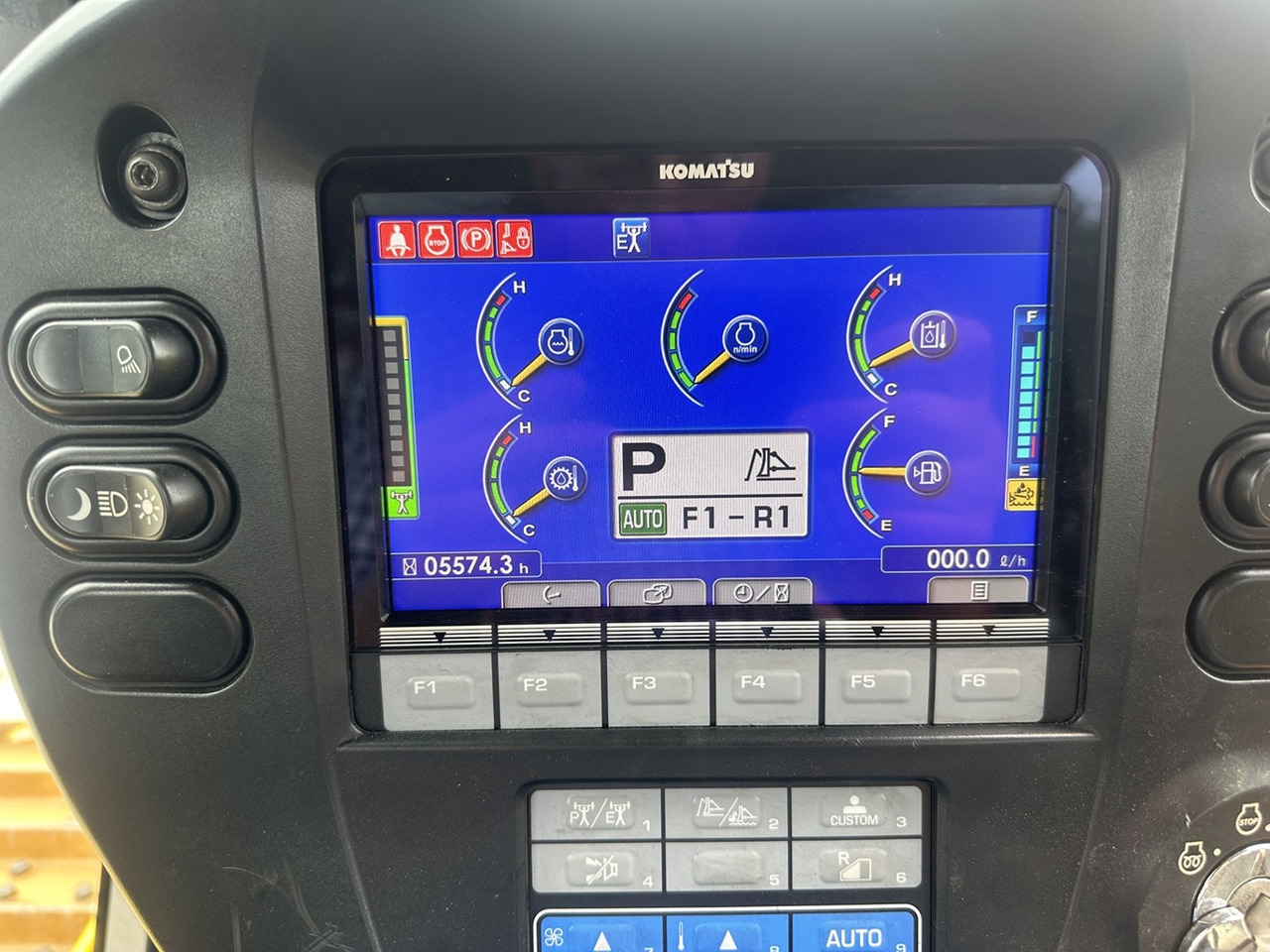 بلدوزر KOMATSU D85PX-18 - Excellent Condition: صور 15 بلدوزر KOMATSU D85PX-18 - Excellent Condition: صور 15