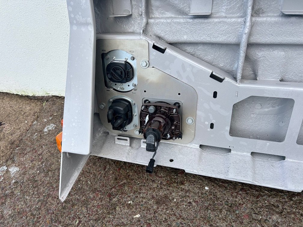 LIEBHERR Front Bumper Part Number 96001000 - رافعة لجميع التضاريس: صور 5 LIEBHERR Front Bumper Part Number 96001000 - رافعة لجميع التضاريس: صور 5