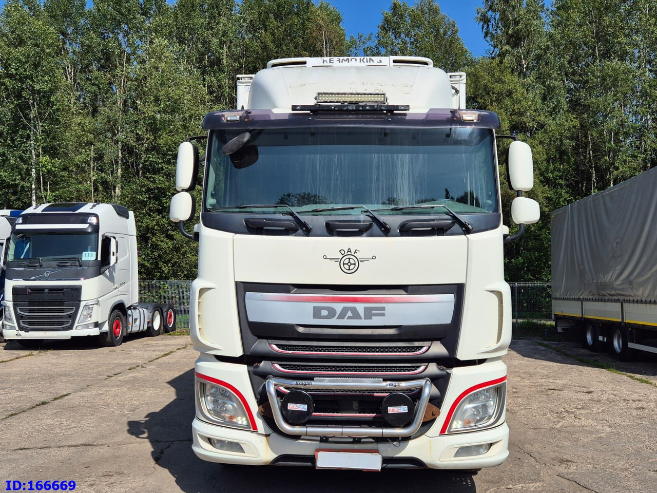 DAF XF 106.460 FAR 6X2 Euro6 - مبردة شاحنة: صور 2 DAF XF 106.460 FAR 6X2 Euro6 - مبردة شاحنة: صور 2