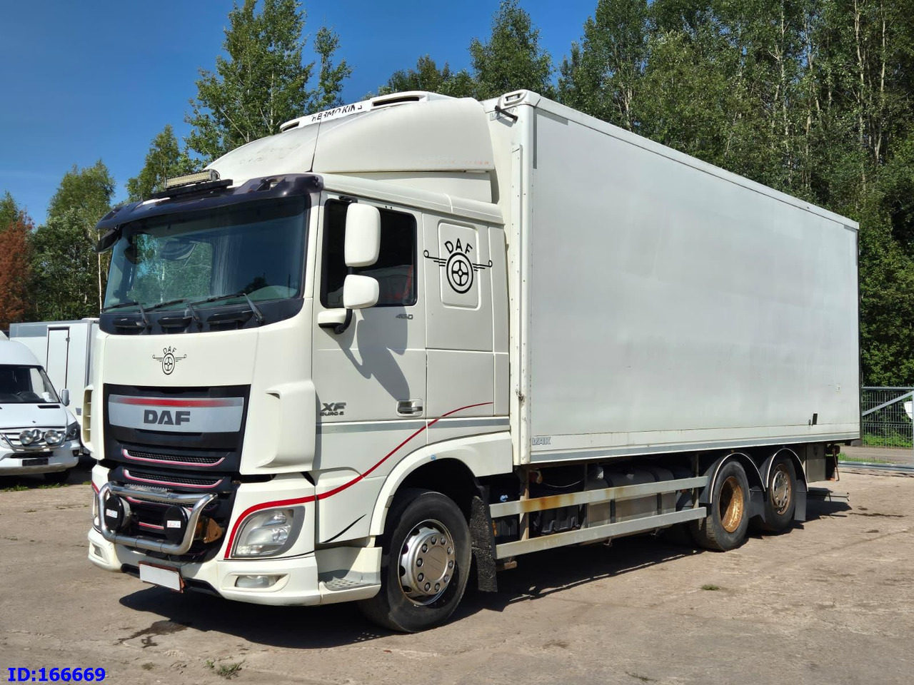 DAF XF 106.460 FAR 6X2 Euro6 - مبردة شاحنة: صور 1 DAF XF 106.460 FAR 6X2 Euro6 - مبردة شاحنة: صور 1