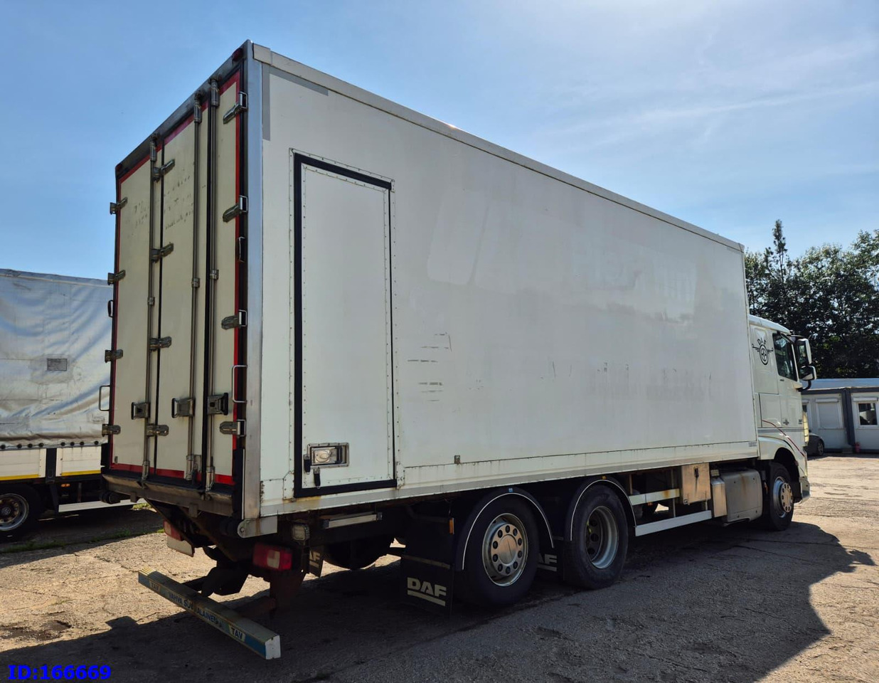 DAF XF 106.460 FAR 6X2 Euro6 - مبردة شاحنة: صور 5 DAF XF 106.460 FAR 6X2 Euro6 - مبردة شاحنة: صور 5