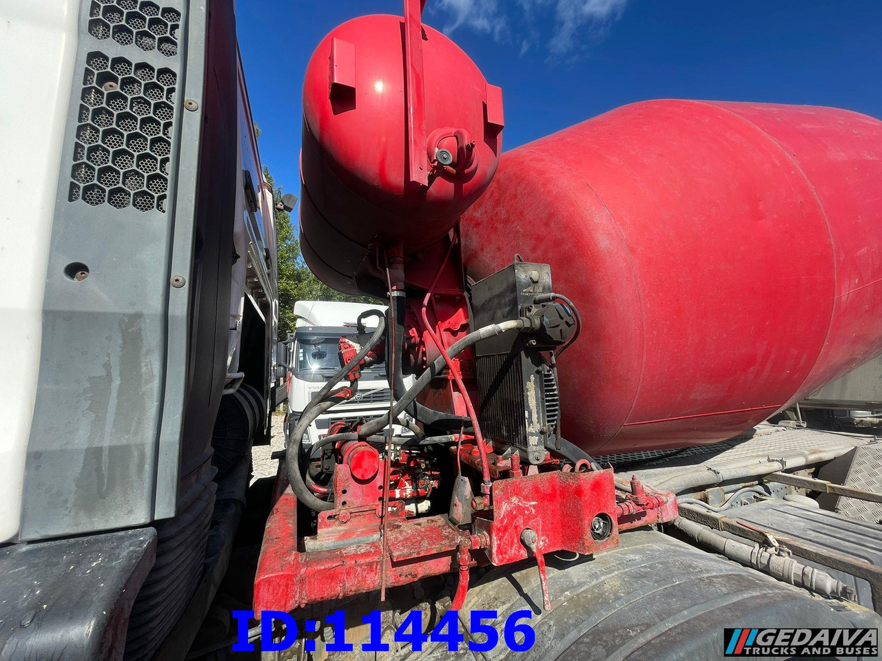 MAN TGA 35.480 8X4 8m3 Manual - شاحنة خلاطة خرسانة: صور 5 MAN TGA 35.480 8X4 8m3 Manual - شاحنة خلاطة خرسانة: صور 5