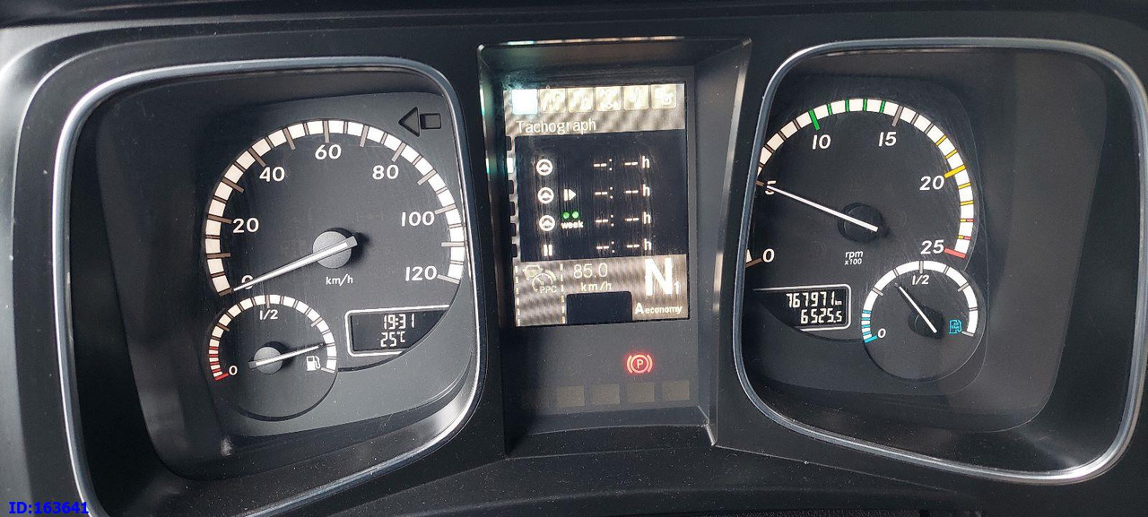 شاحنة جرار MERCEDES-BENZ Actros 1842 - Mega- Euro6: صور 8 شاحنة جرار MERCEDES-BENZ Actros 1842 - Mega- Euro6: صور 8