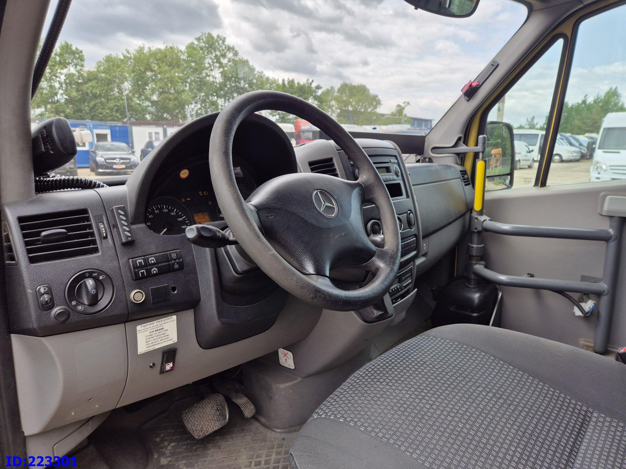 صغيرة, ميكروباص MERCEDES-BENZ Sprinter 515 TRANSFER 23 PLACES: صور 9