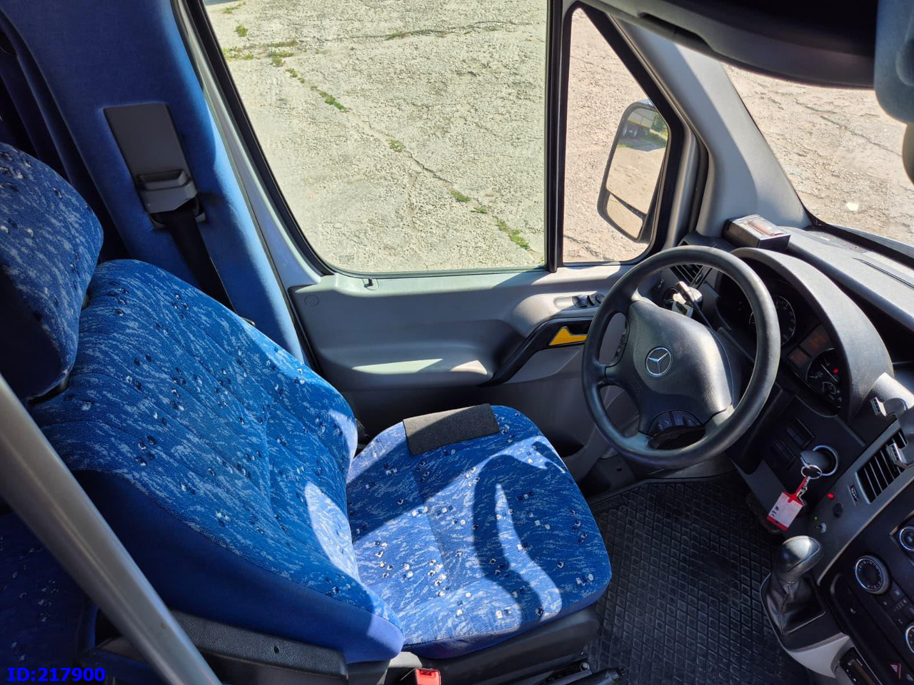 سياحية حافلة MERCEDES-BENZ Sprinter 516 - VIP -  17 places: صور 17