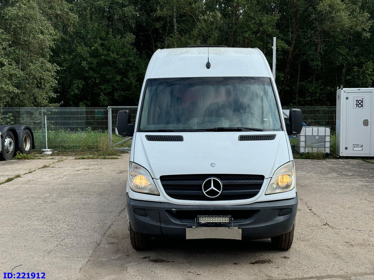 MERCEDES-BENZ Sprinter 518 VIP 17-Place - صغيرة, ميكروباص: صور 2 MERCEDES-BENZ Sprinter 518 VIP 17-Place - صغيرة, ميكروباص: صور 2