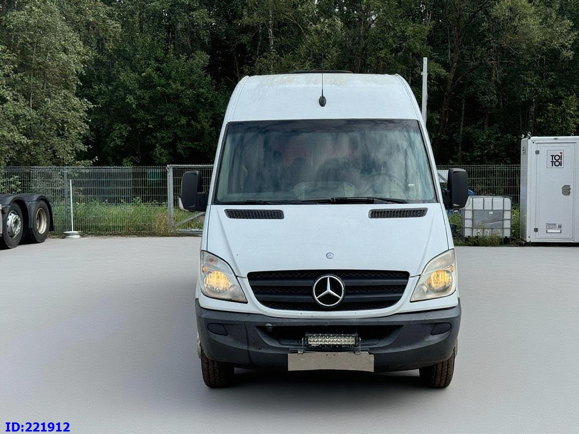 MERCEDES-BENZ Sprinter 518 VIP 17-Place - صغيرة, ميكروباص: صور 2 MERCEDES-BENZ Sprinter 518 VIP 17-Place - صغيرة, ميكروباص: صور 2
