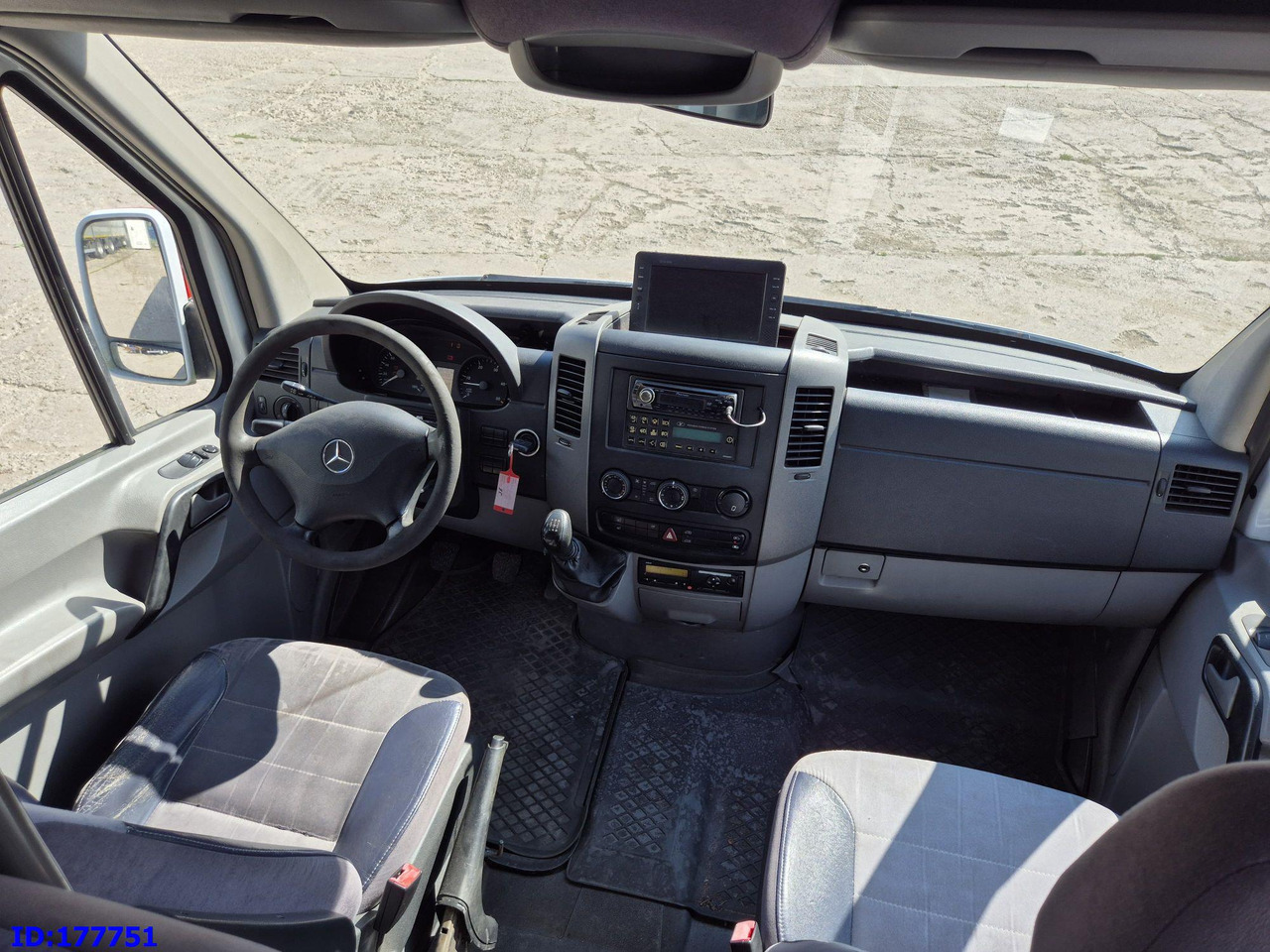 صغيرة, ميكروباص MERCEDES-BENZ Sprinter 518 - VIP - 17-seater: صور 7