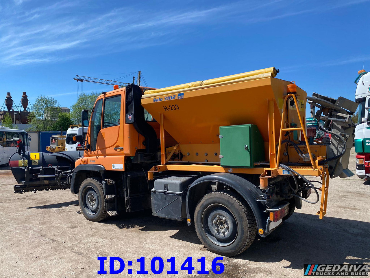 MERCEDES-BENZ Unimog U300 4X4 - جرافة ثلج: صور 4 MERCEDES-BENZ Unimog U300 4X4 - جرافة ثلج: صور 4